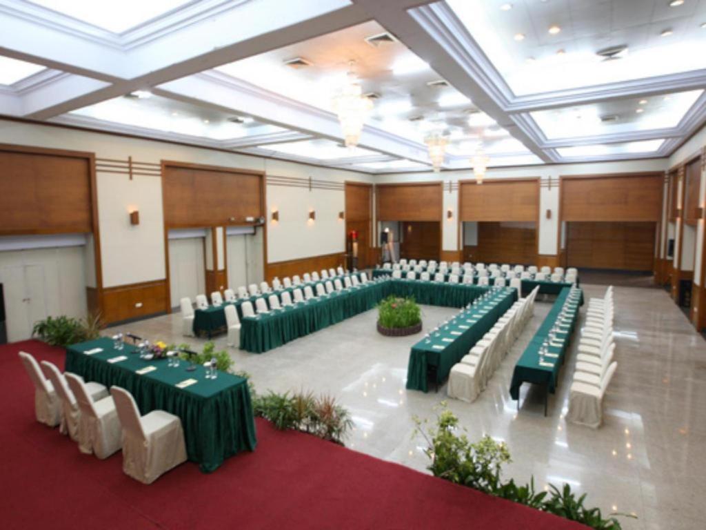 Makassar Golden Hotel Экстерьер фото