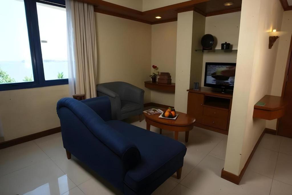 Makassar Golden Hotel Экстерьер фото