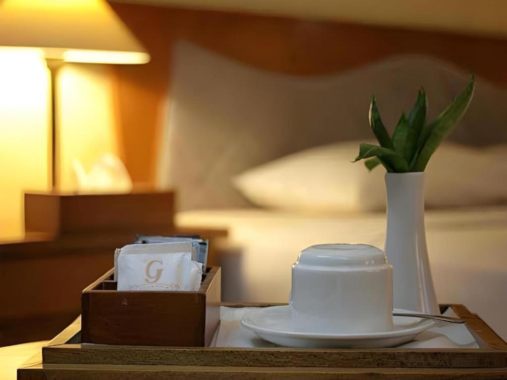 Makassar Golden Hotel Экстерьер фото