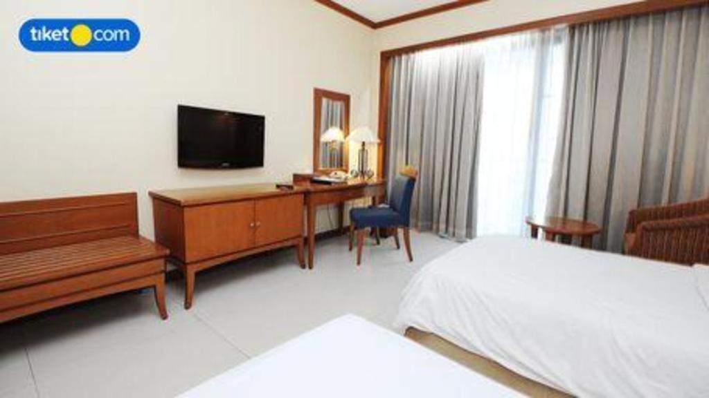 Makassar Golden Hotel Экстерьер фото